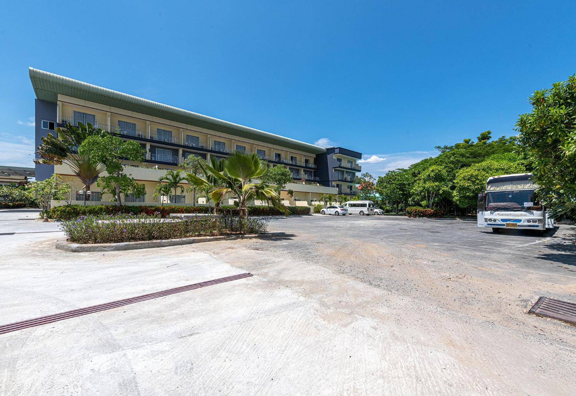 Blue Beach Grand Resort And Spa In Chalong Phuket By Dayuu Ban Saiyuan Exteriér fotografie