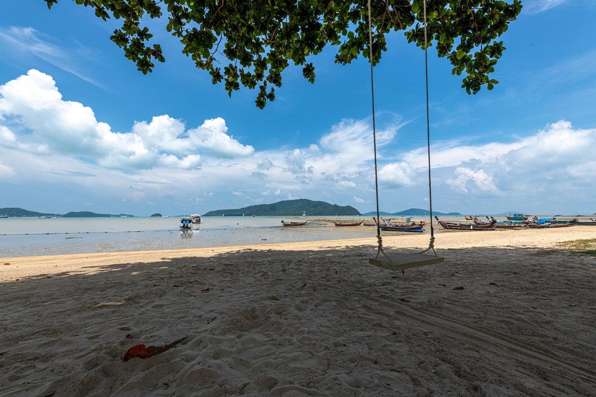 Blue Beach Grand Resort And Spa In Chalong Phuket By Dayuu Ban Saiyuan Exteriér fotografie