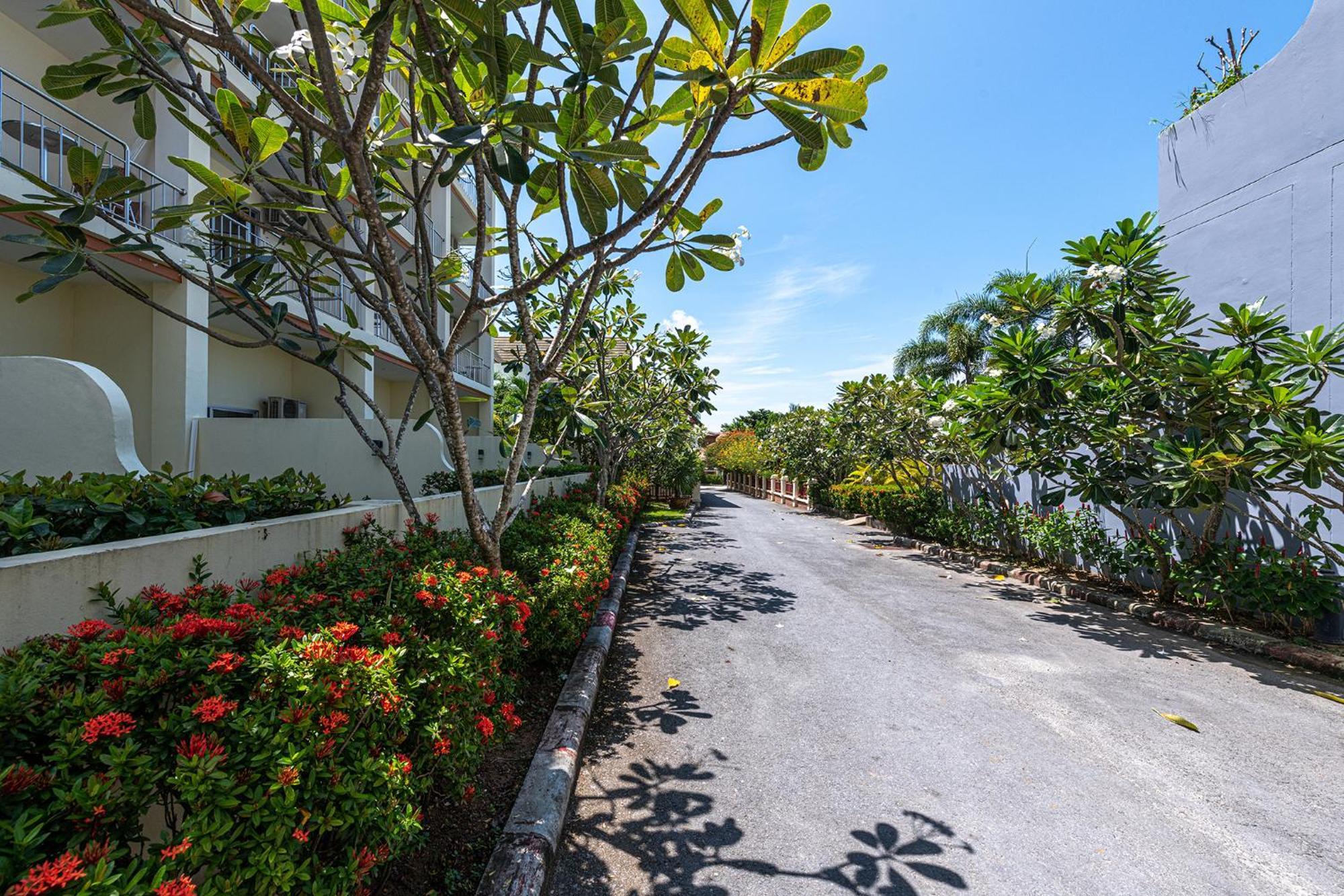 Blue Beach Grand Resort And Spa In Chalong Phuket By Dayuu Ban Saiyuan Exteriér fotografie